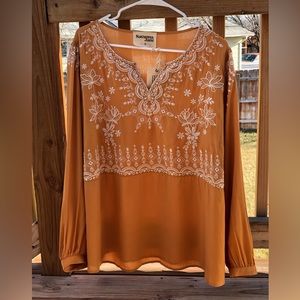 NWT Savanna Jane Embroidered Blouse